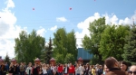 В память о жертвах СПИДа студенты ЕГУ имени И.Бунина запустили в небо красные шары
