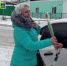 Представительниц прекрасного пола поздравили с Международным женским днем сотрудники елецкой Госавтоинспекции - ТРК Елец