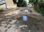 Когда администрация Ельца примет меры, чтобы сделать хороший пешеходный тротуар, залатать ямы и заасфальтировать дорогу в пятом микрорайоне?