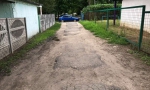 Когда администрация Ельца примет меры, чтобы сделать хороший пешеходный тротуар, залатать ямы и заасфальтировать дорогу в пятом микрорайоне?