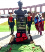 На федеральном военном мемориальном кладбище открыт бюст генерала Федора Костенко