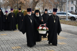 Возложение цветов к памятнику священномученика Сергия, архиепископа Елецкого