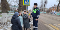 Сотрудники Госавтоинспекции  напоминают пешеходам о важности соблюдения правил безопасного поведения на дороге!!! - Елецкий район