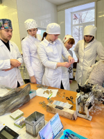 Группа Лбд 31 на учебной практике ПМ. 05. Тема 1: “Разблокировка и нарезка препаратов”