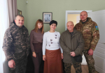 Гуманитарная помощь от ЕМК : своих не бросаем!