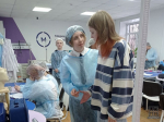 Обучение младших медсестер по уходу за больными идет полным ходом