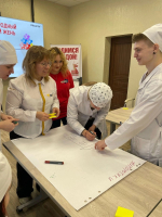 Насколько важна в жизни каждого семья? В преддверии Международного женского дня для студентов 2 курса по направлениям подготовки “Лечебное дело” (Лд 23) и “Фармация” прошел классный час – интерактив, посвященный самым близким людям