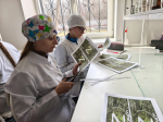 Студенты Елецкого медицинского колледжа им. К. С. Константиновой вместе с педагогами-наставниками продолжают активную работу по плетению маскировочных сетей и изготовлению блиндажных свечей
