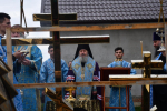 Владыка совершил чин освящения накупольных крестов