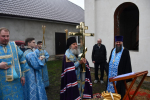 Владыка совершил чин освящения накупольных крестов