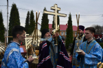 Владыка совершил чин освящения накупольных крестов