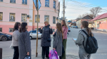 10 тысяч шагов, несмотря на пасмурно-холодную погоду и сильный освежающий ветер, прошли вчера участники одноименной Всероссийской акции