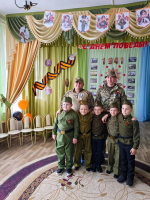 Студент колледжа – участник специальной военной операции – встретился с дошколятами в преддверии Дня Победы