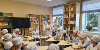 11 сентября, во Всероссийский День трезвост, преподавателем Разинковой Н.А. и главным библиотекарем Емельяновой Е.Ю. был организован воркшоп на тему «Трезвость- выбор сильных» - ЕМК им. К.С. Константиновой