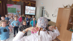 В рамках Международного дня глухих (который отмечается 29 сентября) активисты первичного отделения “Движения первых” проекта “Школа доктора Пилюлькина” 24 сентября провели тематическое занятие об органе слуха в МБДОУ детский сад №24
