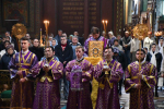 В праздник Воздвижения Креста Господня епископ Максим совершил Литургию в Вознесенском соборе