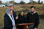 Владыка совершил чин освящения накупольного креста