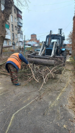 Сотрудники МУП «Елец-Сервис» продолжают работы по благоустройству города