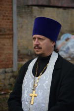 Владыка совершил чин освящения накупольного креста