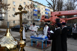 Владыка совершил чин освящения накупольного креста