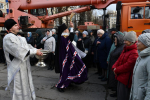 Владыка совершил чин освящения накупольного креста