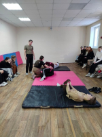 Волонтеры ЕМК из “Народного фронта” обучают первой помощи