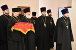 Духовенство, сотрудники Вознесенского собора и епархиального управления поздравили Владыку с Пасхой