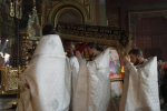 В Пасхальную ночь епископ Максим возглавил Божественную литургию в Вознесенском соборе