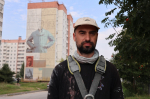 В микрорайоне Александровском продолжают рисовать на фасадах домов