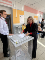 Ровно в 8:00 в Ельце начали свою работу более 50 избирательных участков