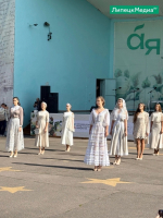 Девушки в елецком кружеве вышли на подиум