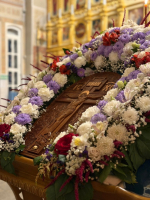 Воздвижение Честного и Животворящего Креста Господня — праздник, который Православная Церковь отмечает 27 сентября